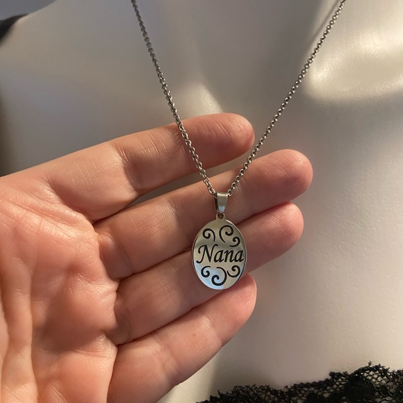 Jewelry - Nana necklace